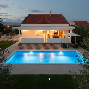 Karla - Zadar Villa